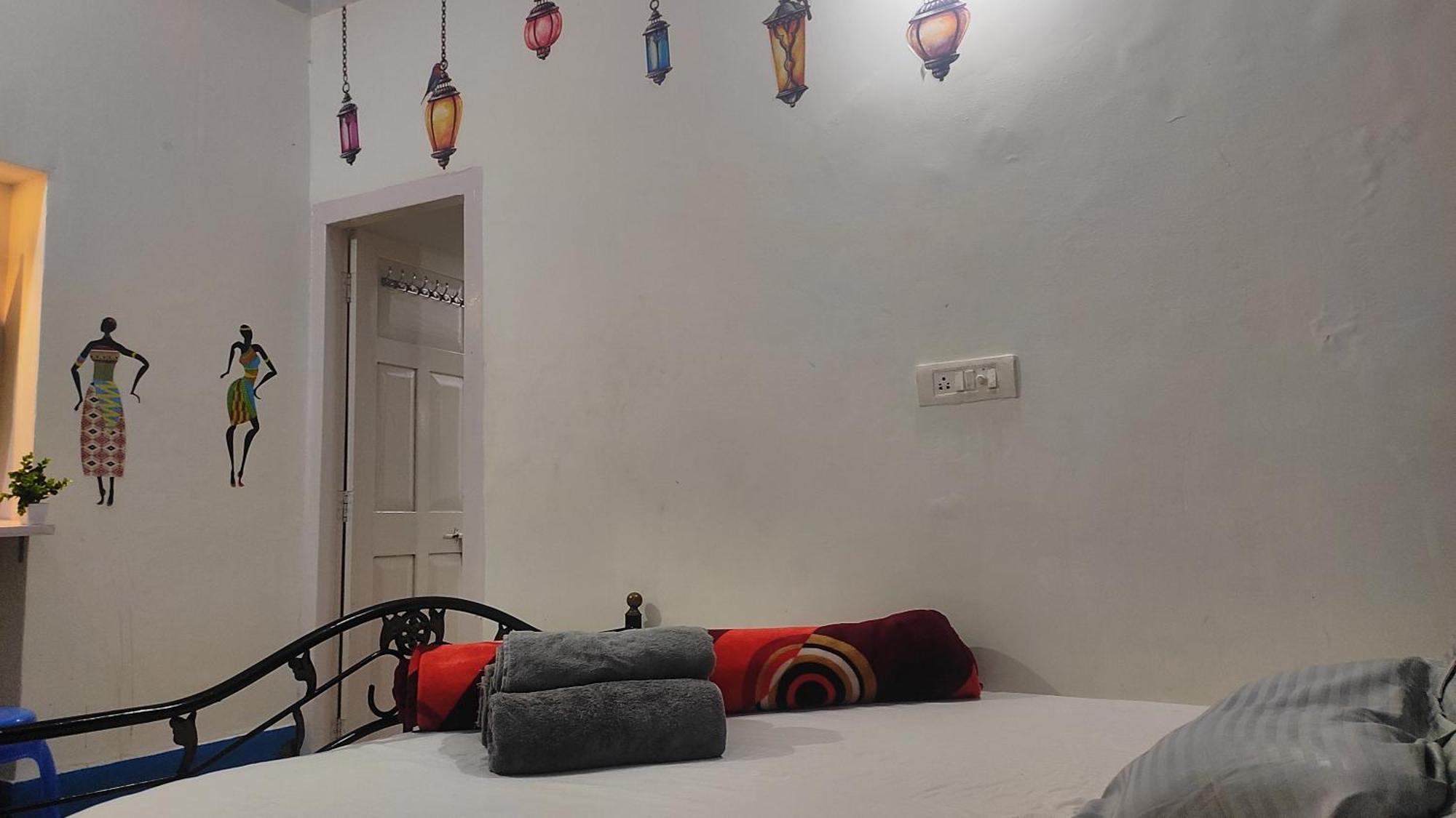 Adh Amilia Gardens Hotell Narasimharaja Puram Exteriör bild