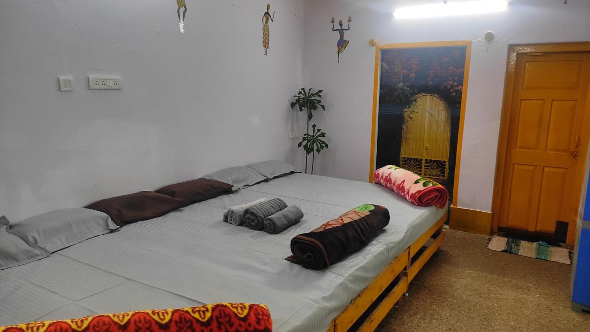 Adh Amilia Gardens Hotell Narasimharaja Puram Exteriör bild