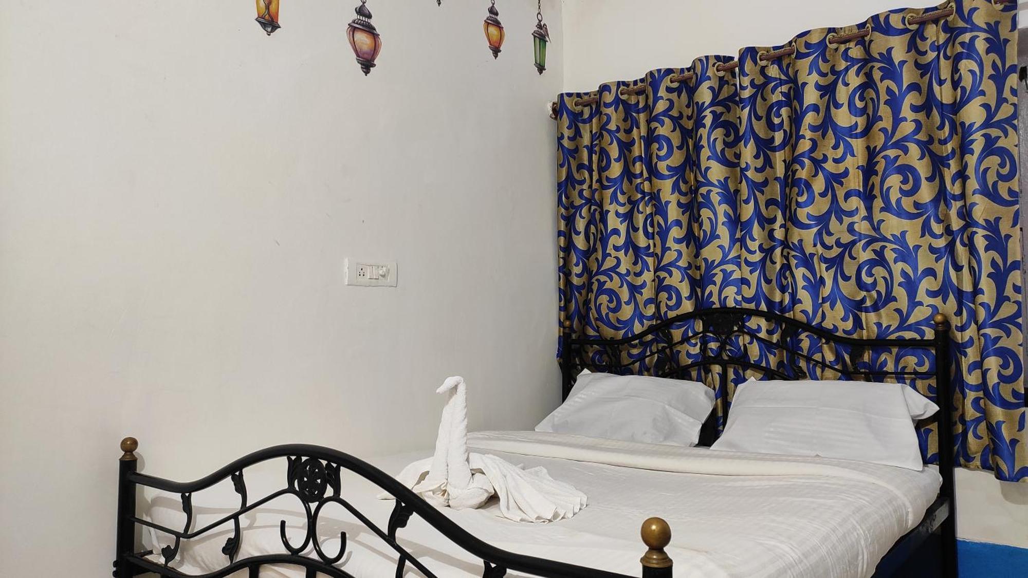 Adh Amilia Gardens Hotell Narasimharaja Puram Exteriör bild