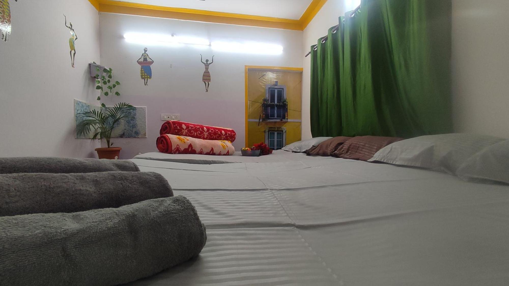 Adh Amilia Gardens Hotell Narasimharaja Puram Exteriör bild