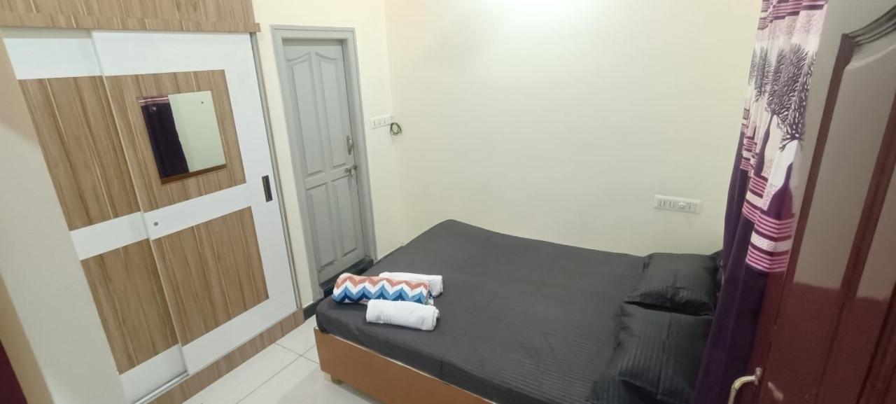 Adh Amilia Gardens Hotell Narasimharaja Puram Exteriör bild
