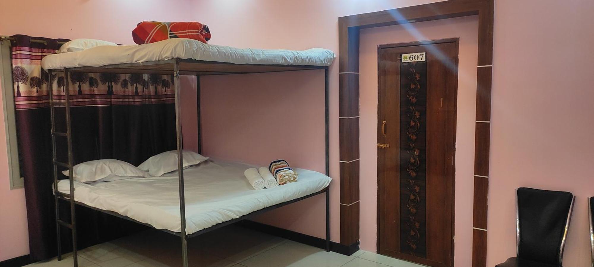 Adh Amilia Gardens Hotell Narasimharaja Puram Exteriör bild